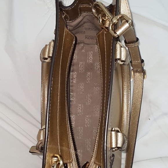 ‼🔥Real MICHAEL KORS purse🦋🔥 - Picture 6 of 15